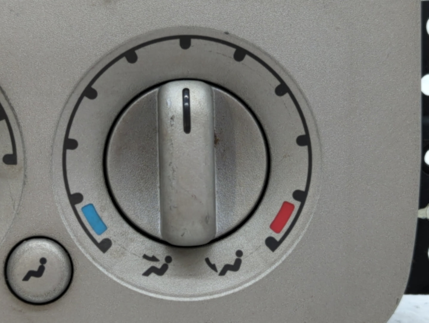 2003 Lincoln Navigator Climate Control Module Temperature AC/Heater Replacement P/N:2L7H-19D838-AG Fits OEM Used Auto Parts 