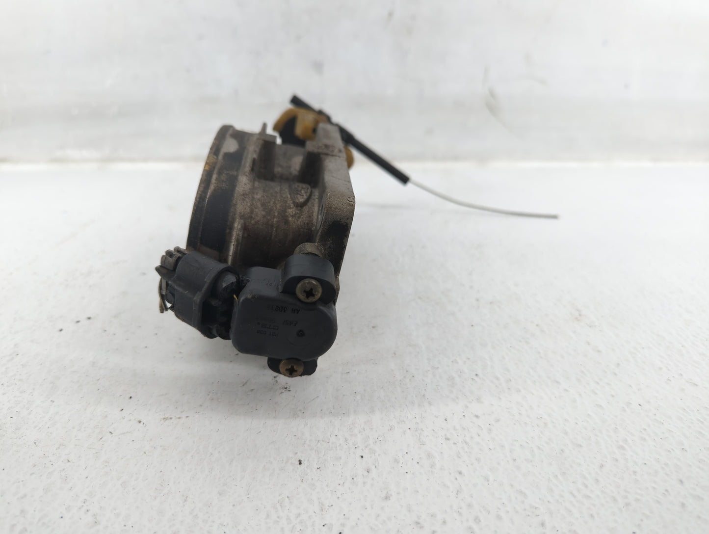 2003 Lincoln Navigator Throttle Body Fits OEM Used Auto Parts - Oemusedautoparts1.com