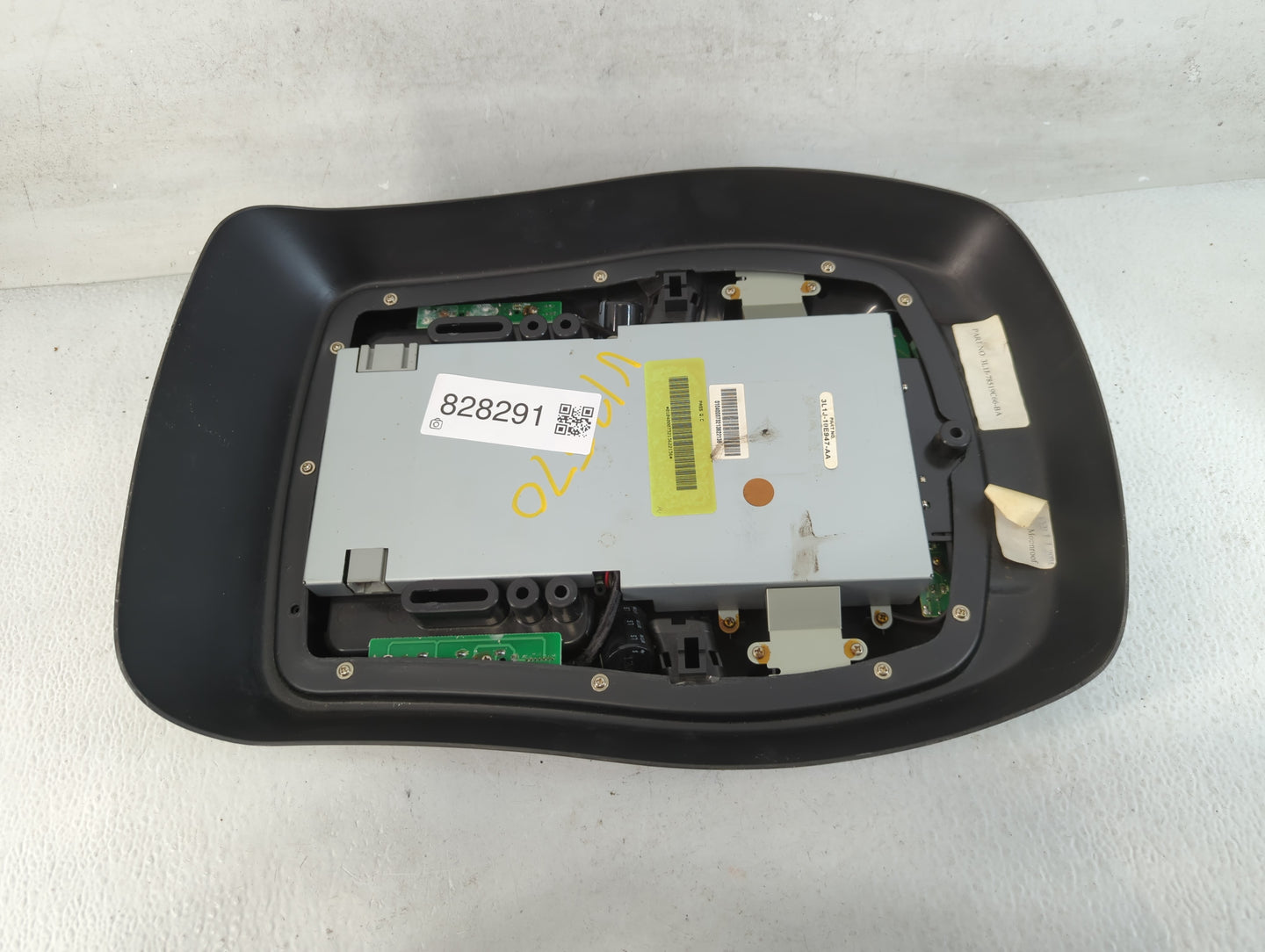 2003 Lincoln Navigator Overhead Roof Console - Oemusedautoparts1.com