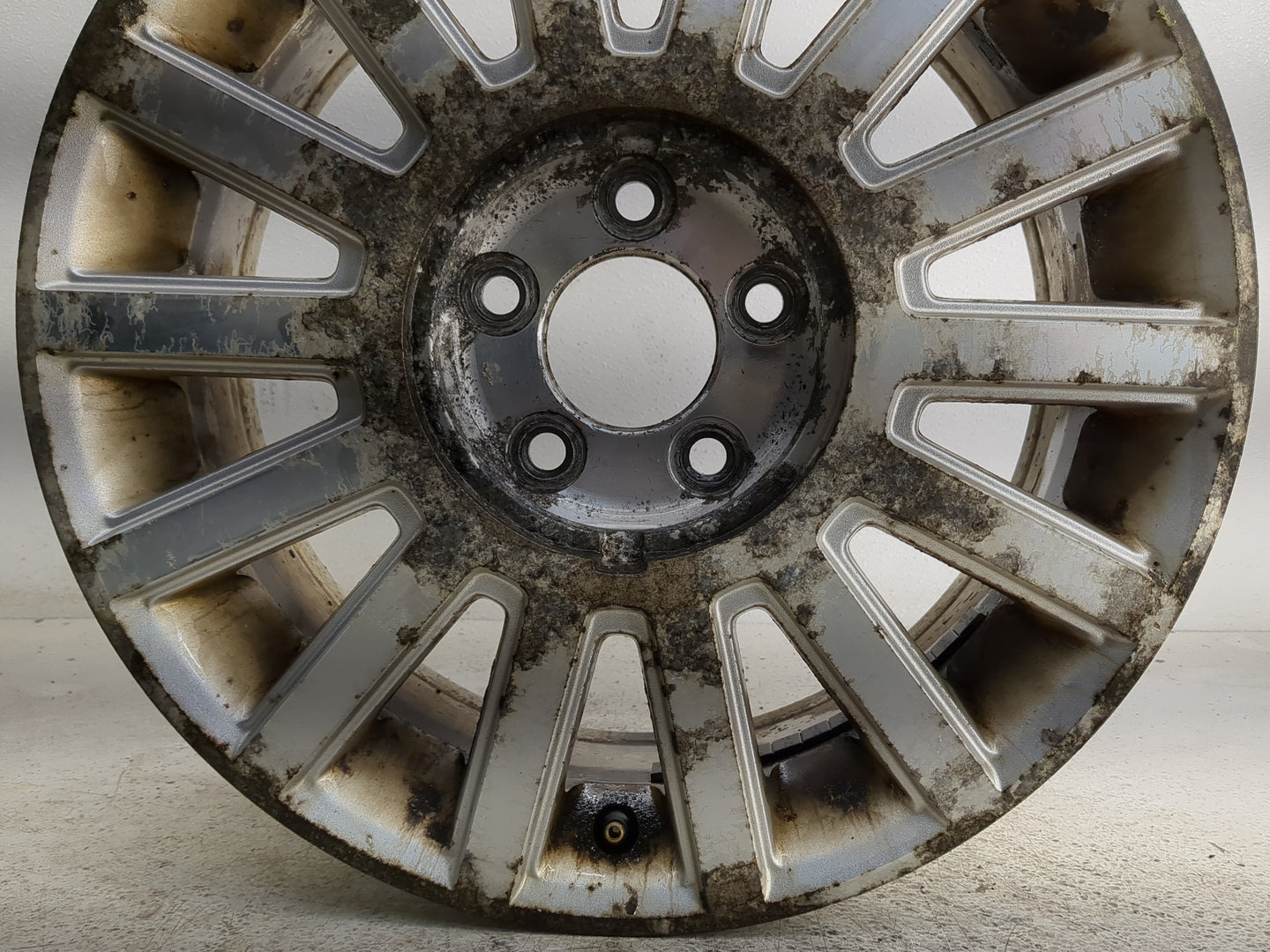 2003-2005 Lincoln Town Car Oem Wheel Rim - Oemusedautoparts1.com