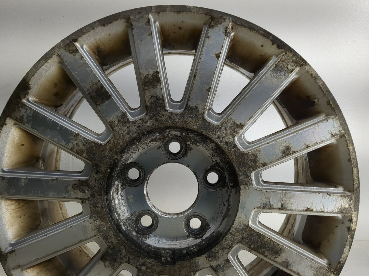 2003-2005 Lincoln Town Car Oem Wheel Rim - Oemusedautoparts1.com