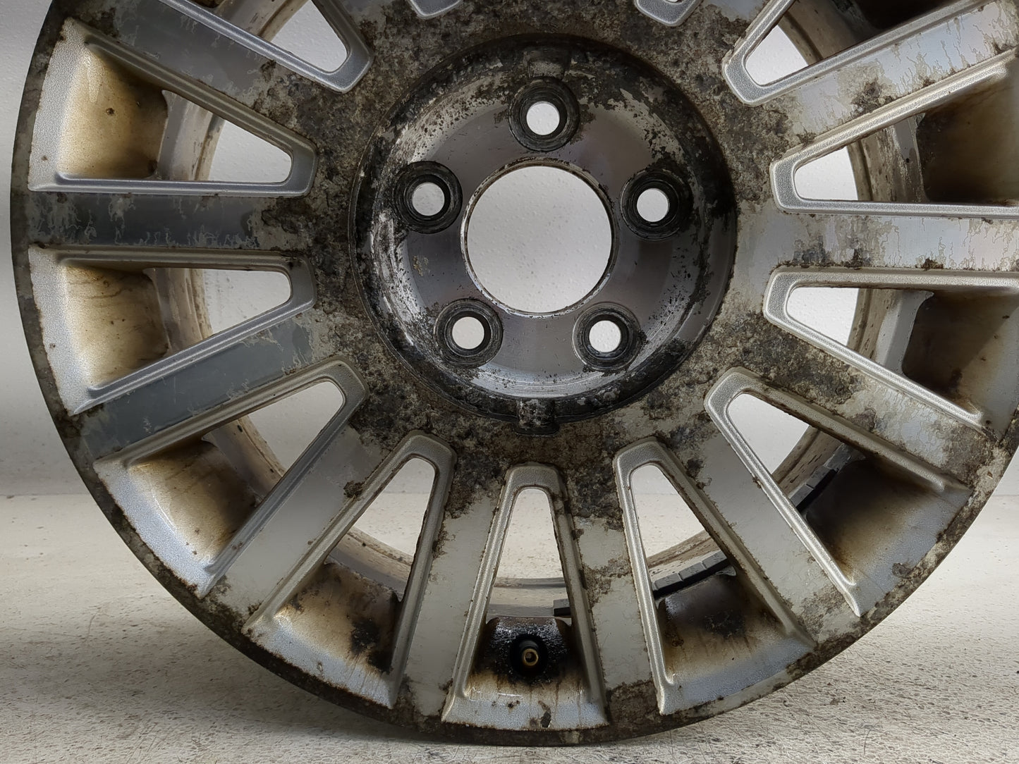 2003-2005 Lincoln Town Car Oem Wheel Rim - Oemusedautoparts1.com