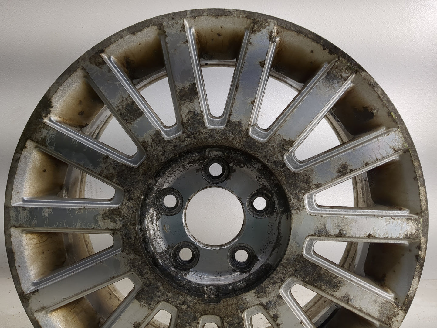 2003-2005 Lincoln Town Car Oem Wheel Rim - Oemusedautoparts1.com