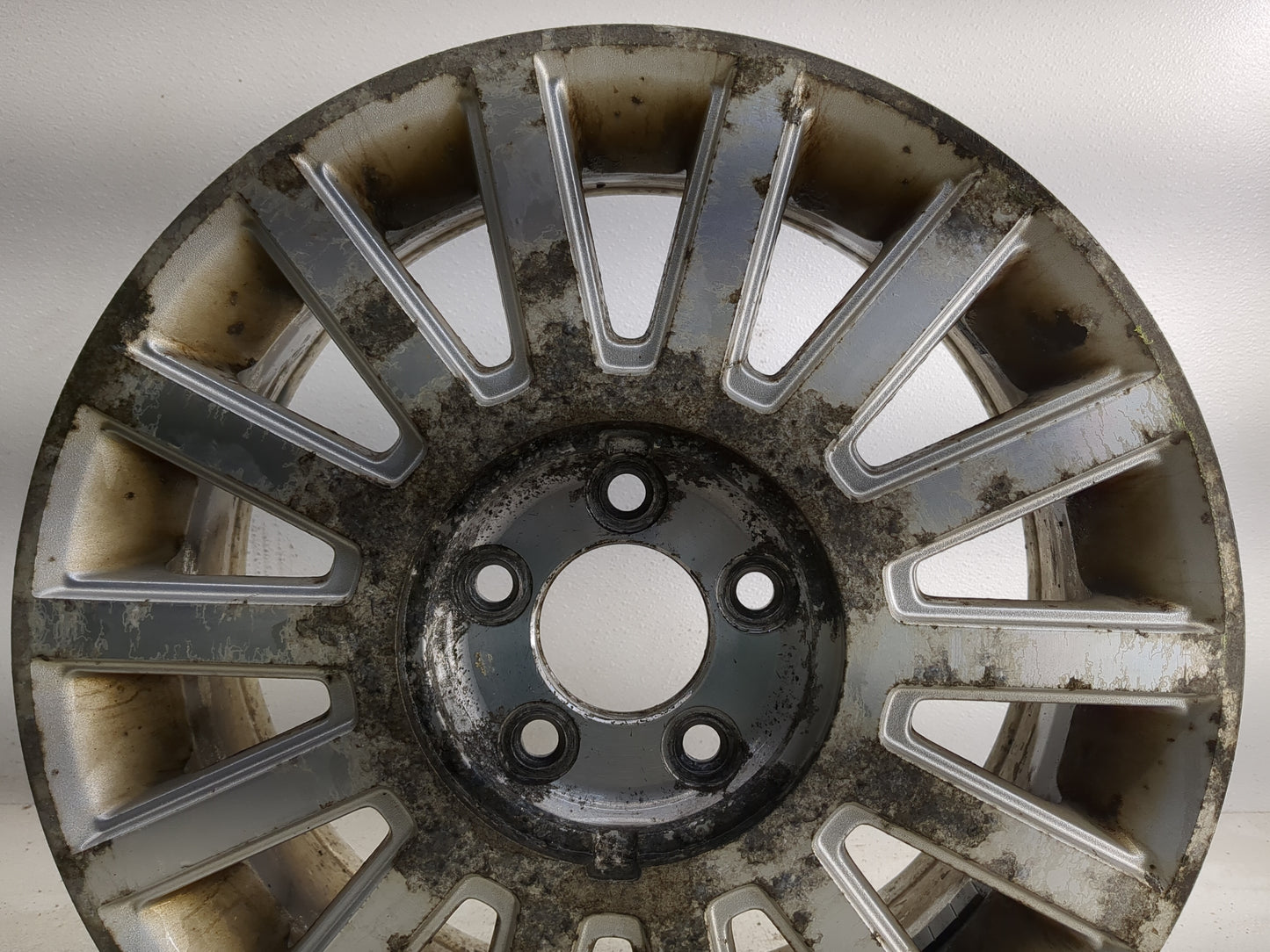 2003-2005 Lincoln Town Car Oem Wheel Rim - Oemusedautoparts1.com