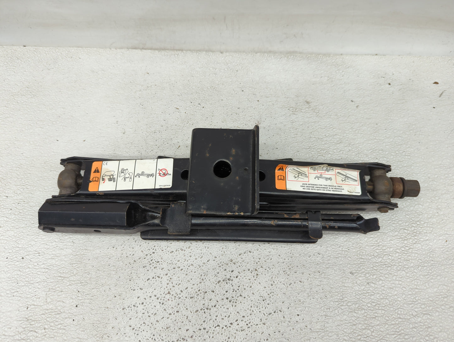 2003 Lincoln Town Car Spare Scissor Car Jack - Oemusedautoparts1.com