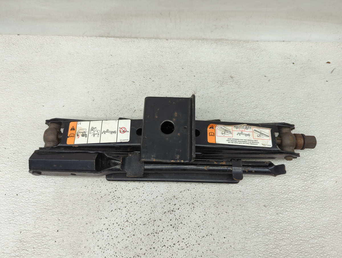2003 Lincoln Town Car Spare Scissor Car Jack - Oemusedautoparts1.com