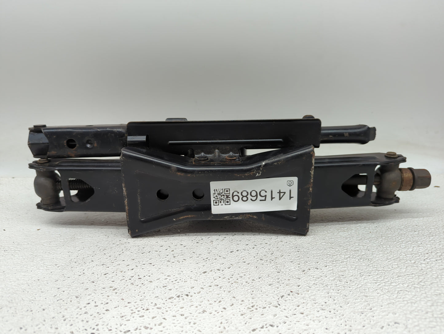 2003 Lincoln Town Car Spare Scissor Car Jack - Oemusedautoparts1.com