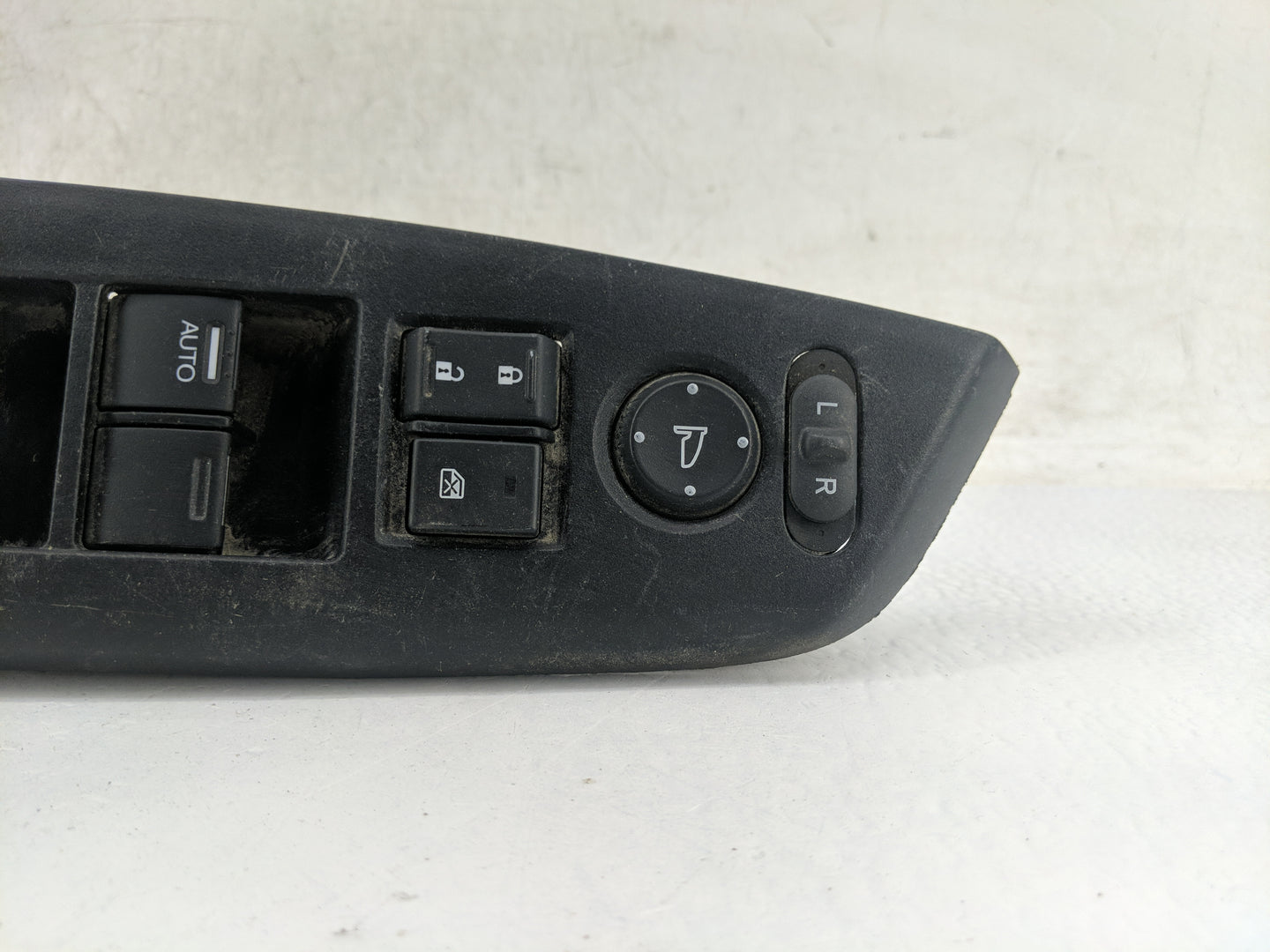 2003-2011 Lincoln Town Car Master Power Window Switch Replacement Driver Side Left Fits OEM Used Auto Parts - Oemusedautopar