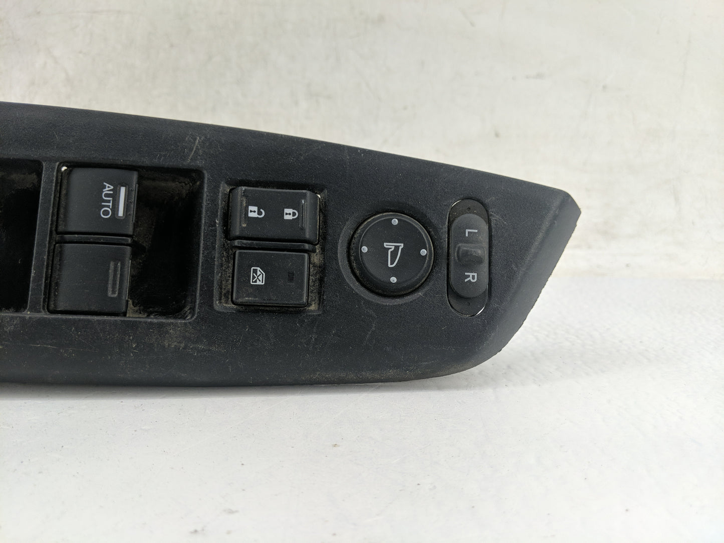 2003-2011 Lincoln Town Car Master Power Window Switch Replacement Driver Side Left Fits OEM Used Auto Parts - Oemusedautopar