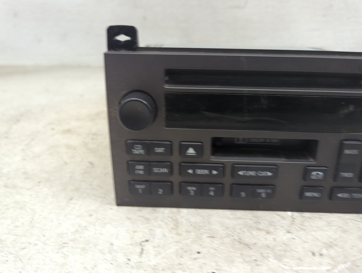 2003 Lincoln Town Car Radio AM FM Cd Player Receiver Replacement P/N:6W1T-18C858-AE 14794625 Fits OEM Used Auto Parts - Oemu