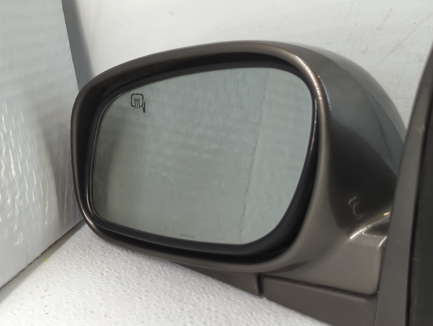 2003-2004 Lincoln Town Car Driver Side View Mirror - Left Door Mirror OEM Used - Oemusedautoparts1.com