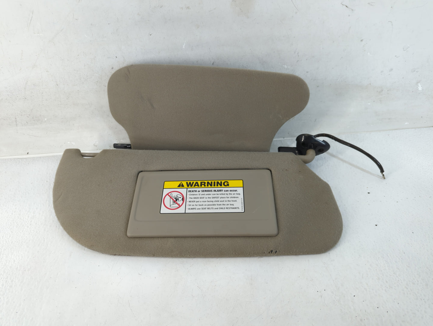 2003-2004 Lincoln Town Car Sun Visor Shade Replacement Driver Left Mirror Fits Fits 2003 2004 OEM Used Auto Parts - Oemuseda