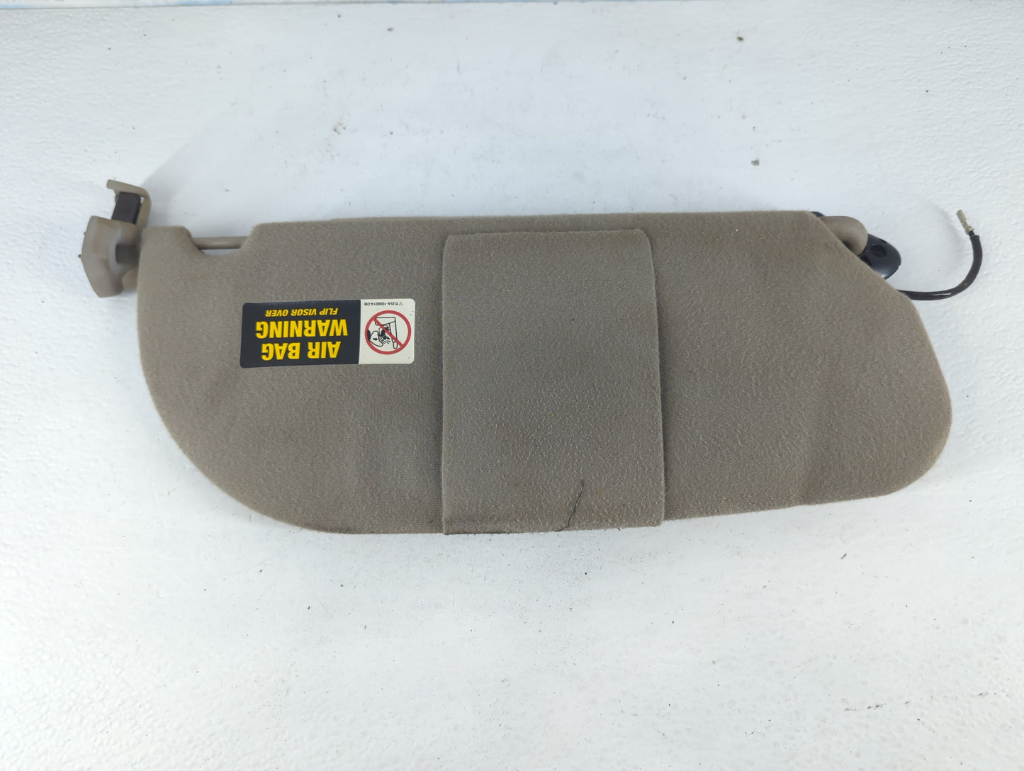 2003-2004 Lincoln Town Car Sun Visor Shade Replacement Passenger Right Mirror Fits Fits 2003 2004 OEM Used Auto Parts - Oemu