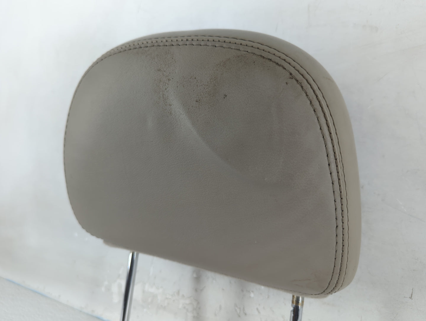 2003 Lincoln Town Car Headrest Head Rest Front Driver Passenger Seat Fits OEM Used Auto Parts - Oemusedautoparts1.com