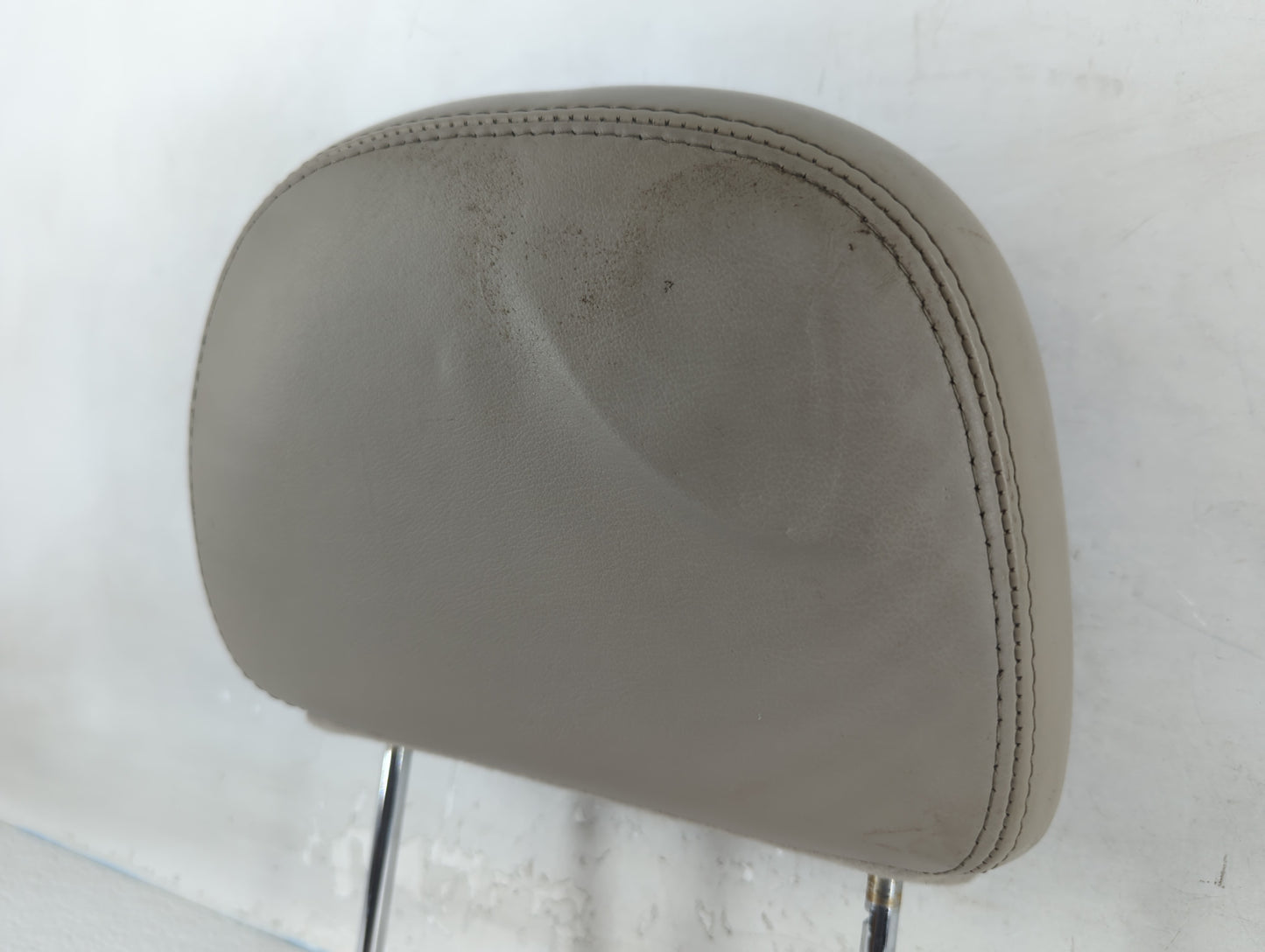 2003 Lincoln Town Car Headrest Head Rest Front Driver Passenger Seat Fits OEM Used Auto Parts - Oemusedautoparts1.com