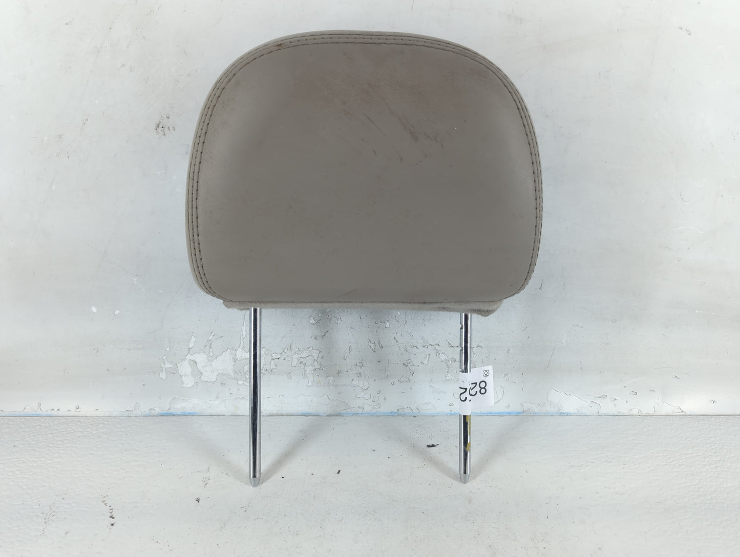 2003 Lincoln Town Car Headrest Head Rest Rear Center Seat Fits OEM Used Auto Parts - Oemusedautoparts1.com