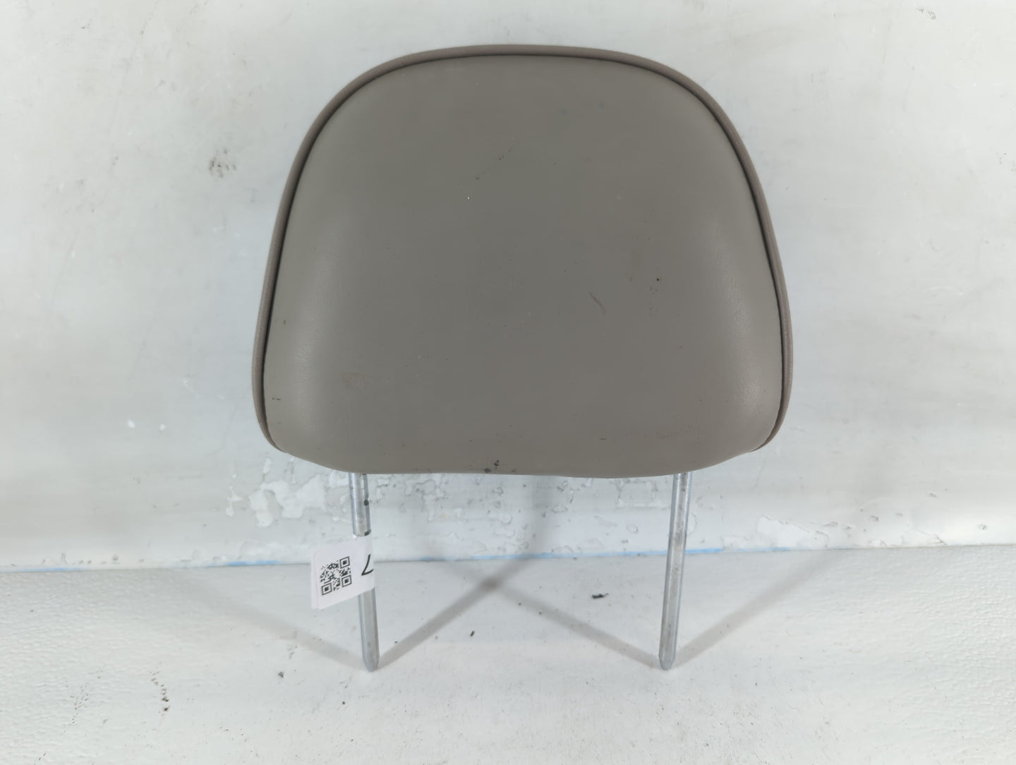 2003 Lincoln Town Car Headrest Head Rest Rear Center Seat Fits OEM Used Auto Parts - Oemusedautoparts1.com