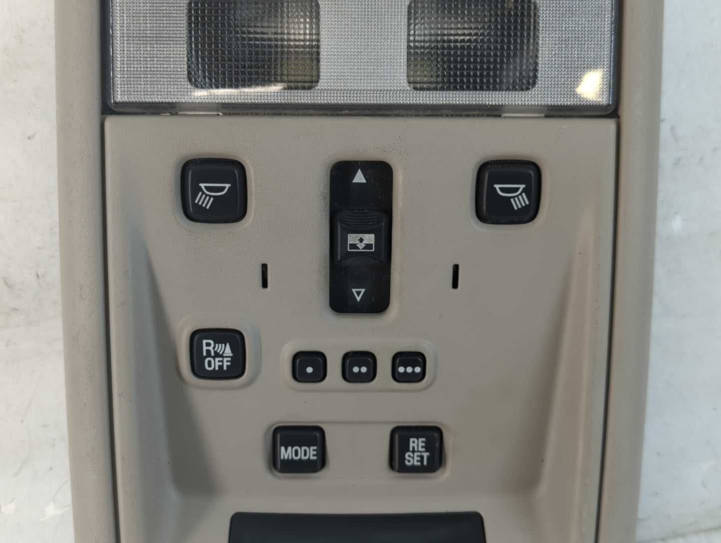 2003 Lincoln Town Car Center Floor Console P/N:279104731A 2322215 Fits OEM Used Auto Parts - Oemusedautoparts1.com