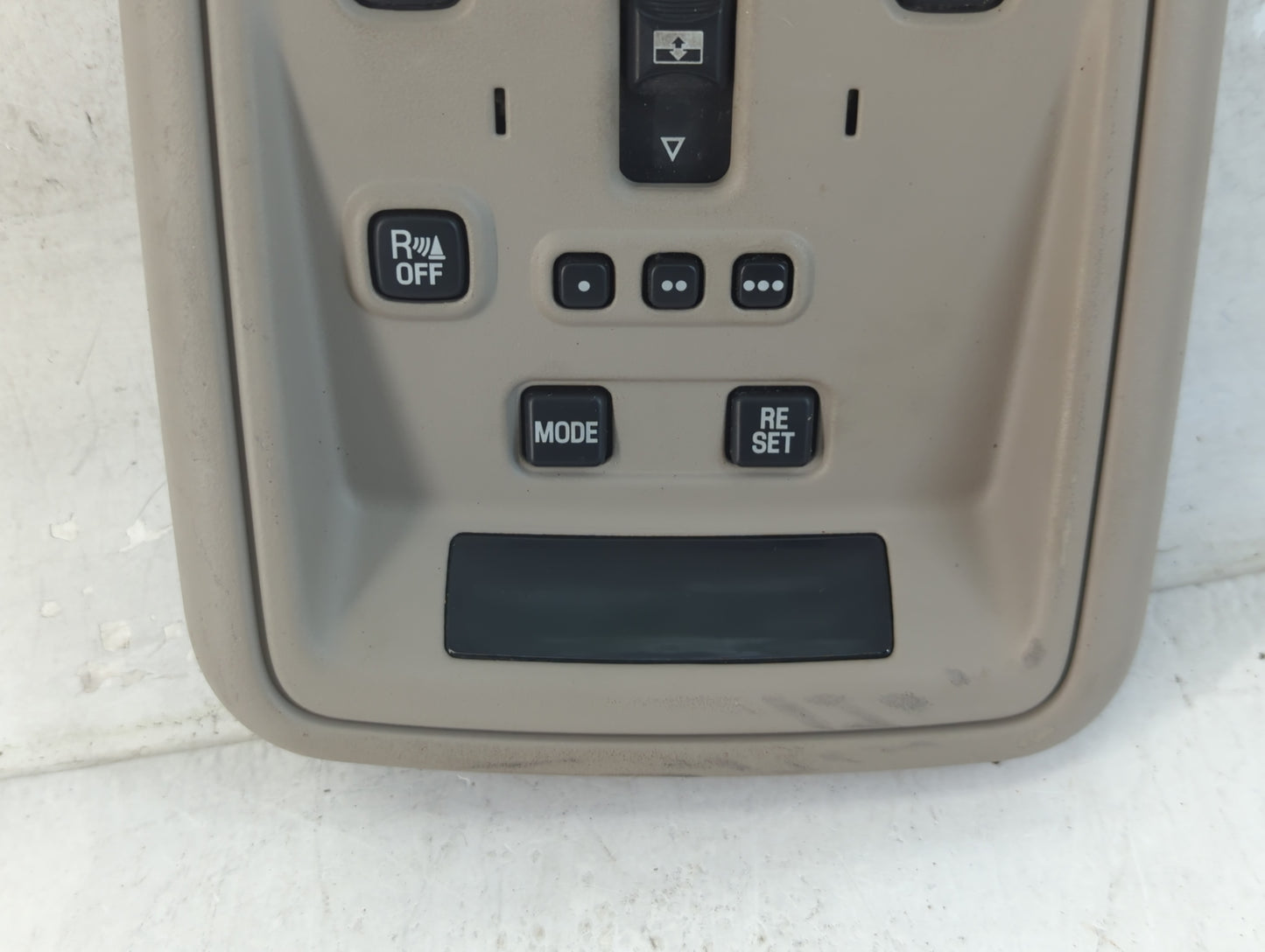 2003 Lincoln Town Car Center Floor Console P/N:279104731A 2322215 Fits OEM Used Auto Parts - Oemusedautoparts1.com