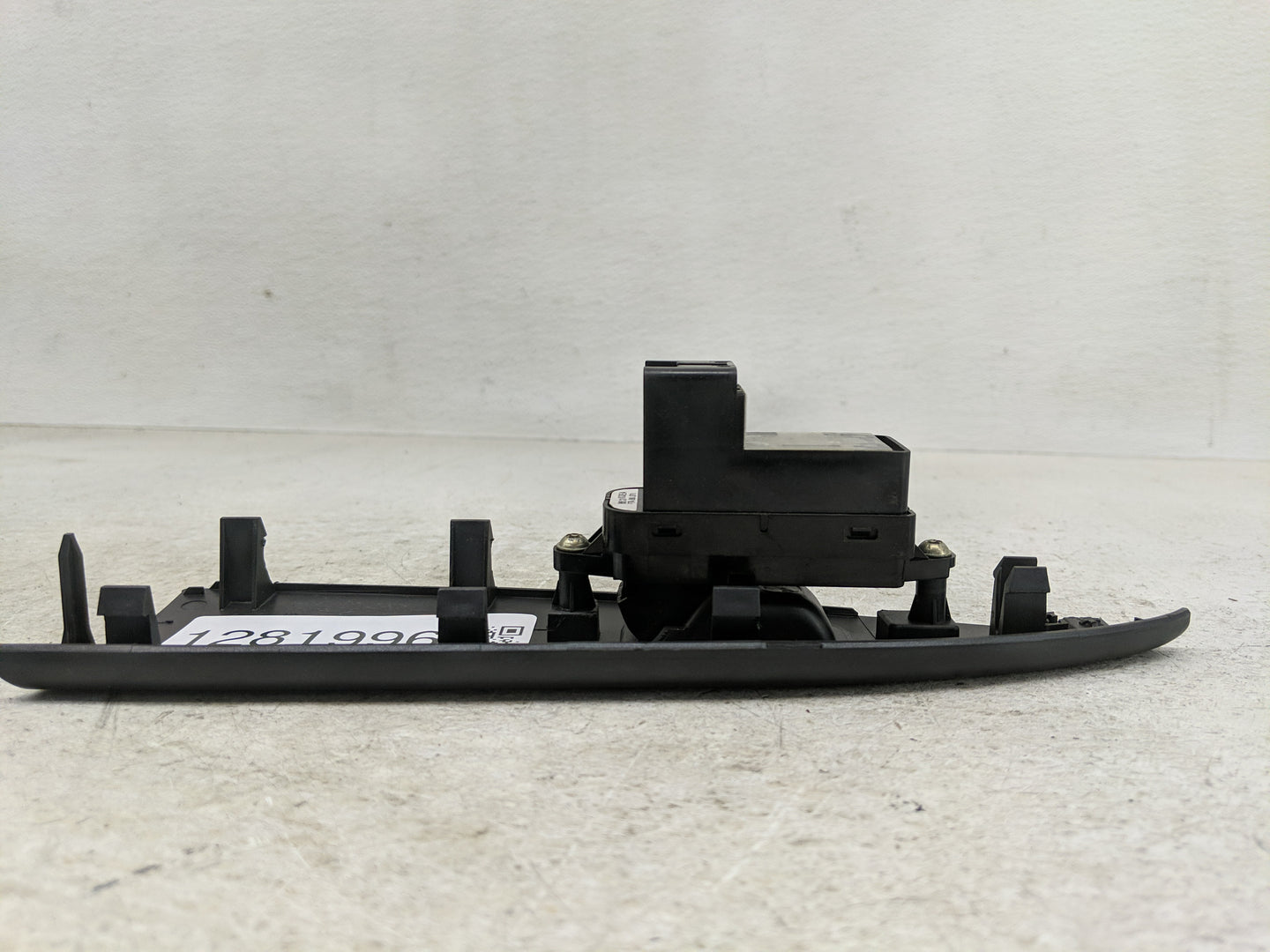 2003 Mazda 3 Passenger Right Power Window Switch Gp7a 66 370 - Oemusedautoparts1.com