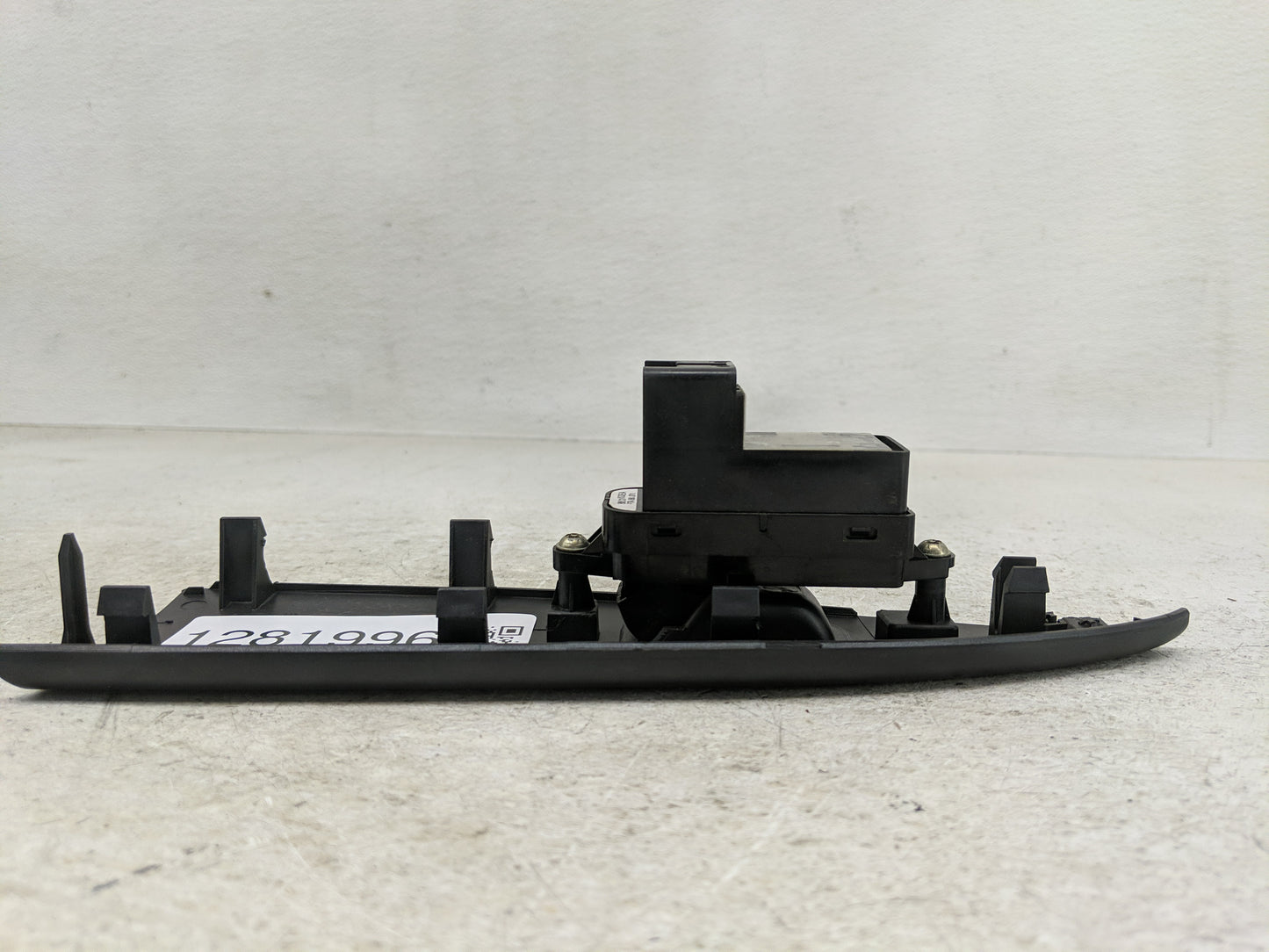 2003 Mazda 3 Passenger Right Power Window Switch Gp7a 66 370 - Oemusedautoparts1.com