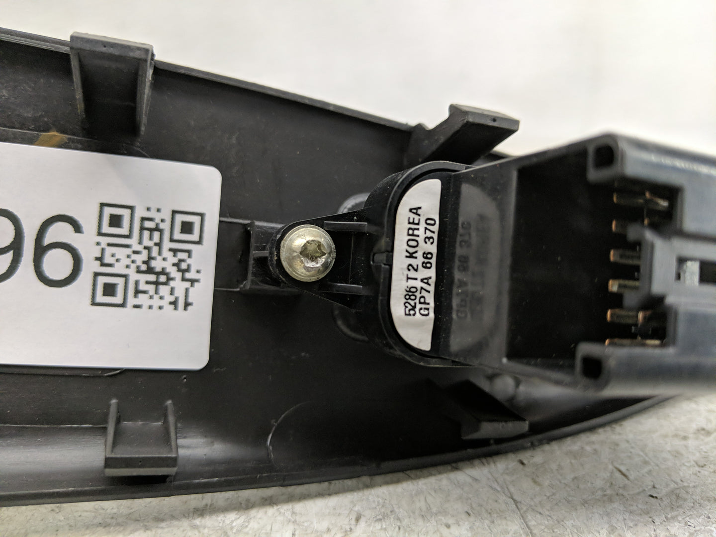 2003 Mazda 3 Passenger Right Power Window Switch Gp7a 66 370 - Oemusedautoparts1.com