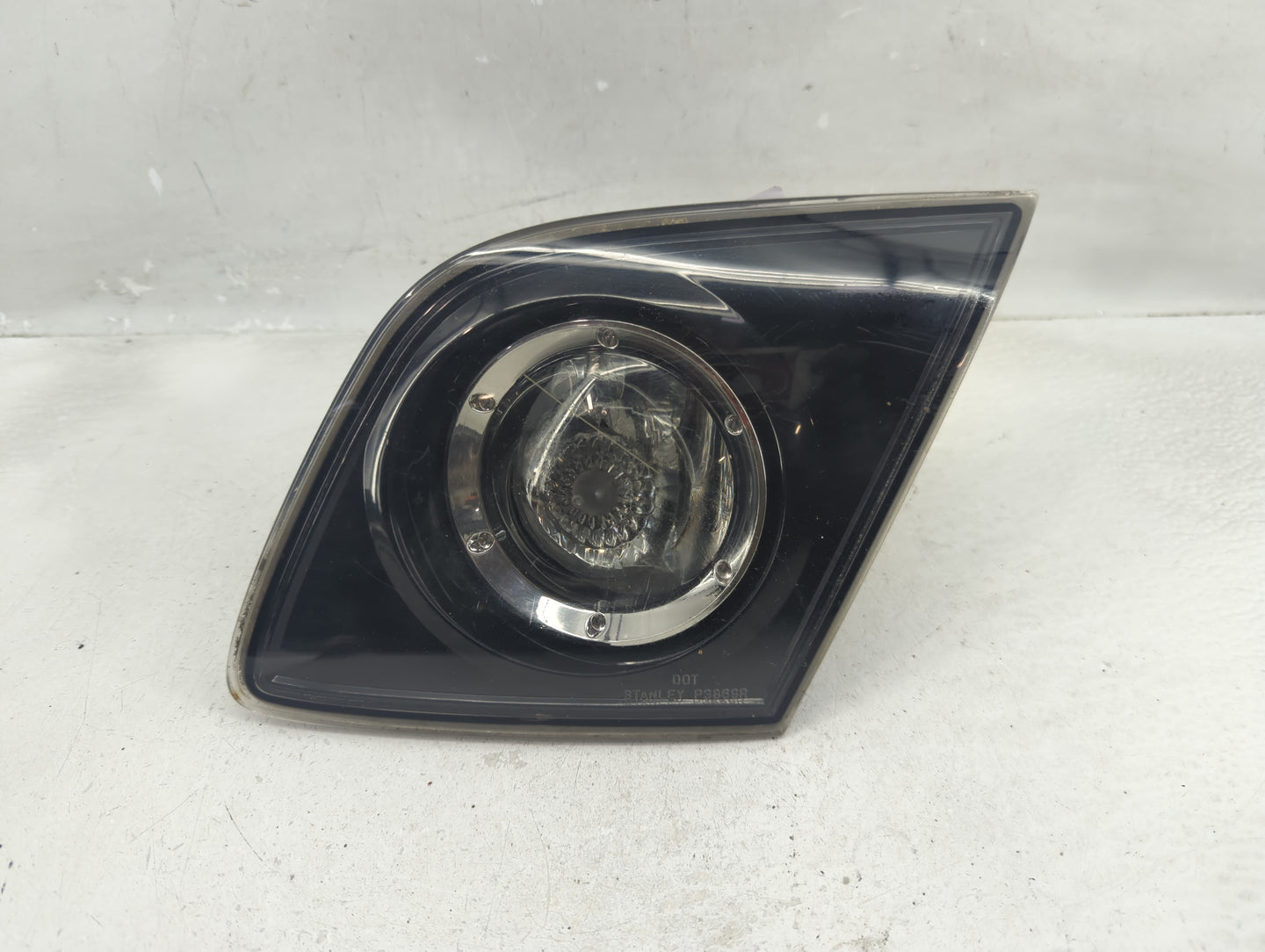 2004-2006 Mazda 3 Tail Light Assembly Passenger Right OEM P/N:P3869R Fits Fits 2004 2005 2006 OEM Used Auto Parts - Oemuseda