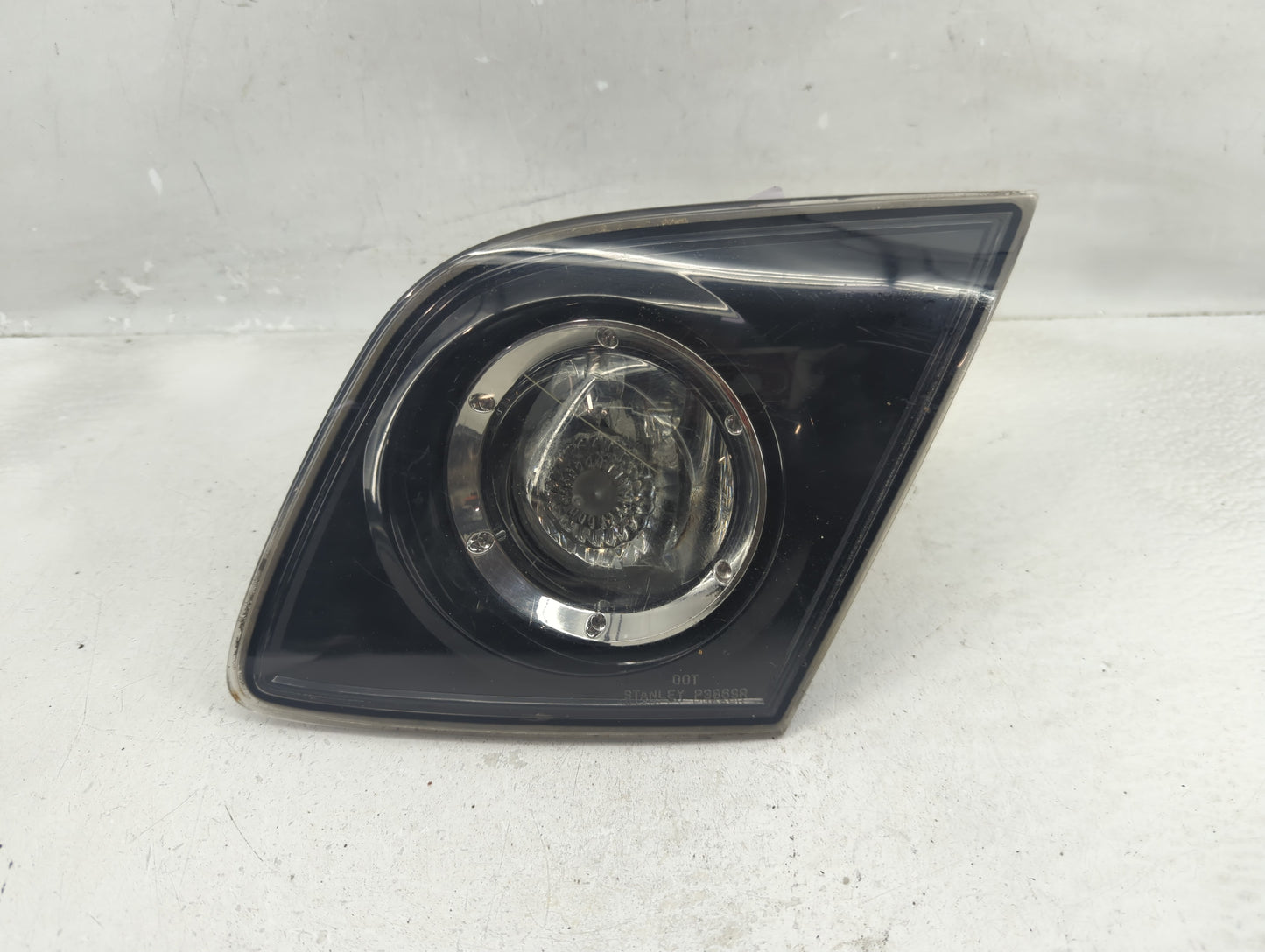 2004-2006 Mazda 3 Tail Light Assembly Passenger Right OEM P/N:P3869R Fits Fits 2004 2005 2006 OEM Used Auto Parts - Oemuseda