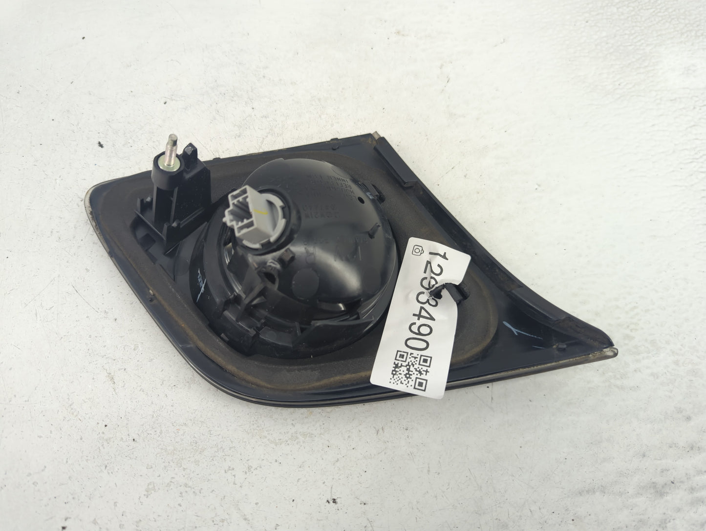 2004-2006 Mazda 3 Tail Light Assembly Passenger Right OEM P/N:P3869R Fits Fits 2004 2005 2006 OEM Used Auto Parts - Oemuseda