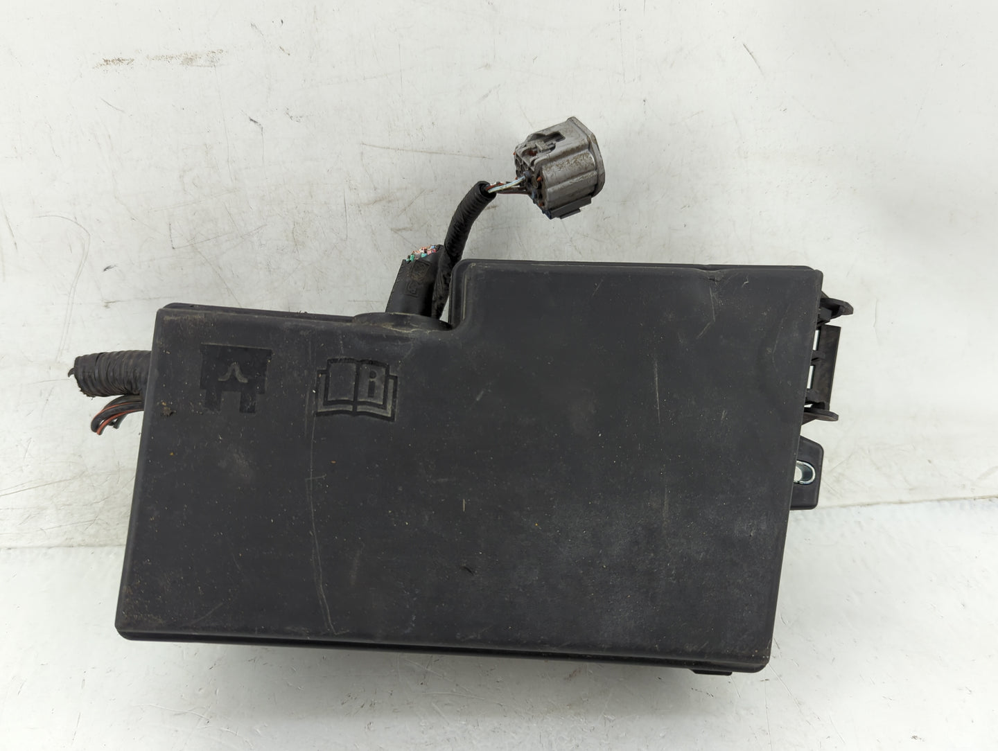 2004-2009 Mazda 3 Fusebox Fuse Box Panel Relay Module P/N:518818109 Fits Fits 2004 2005 2006 2007 2008 2009 OEM Used Auto Pa