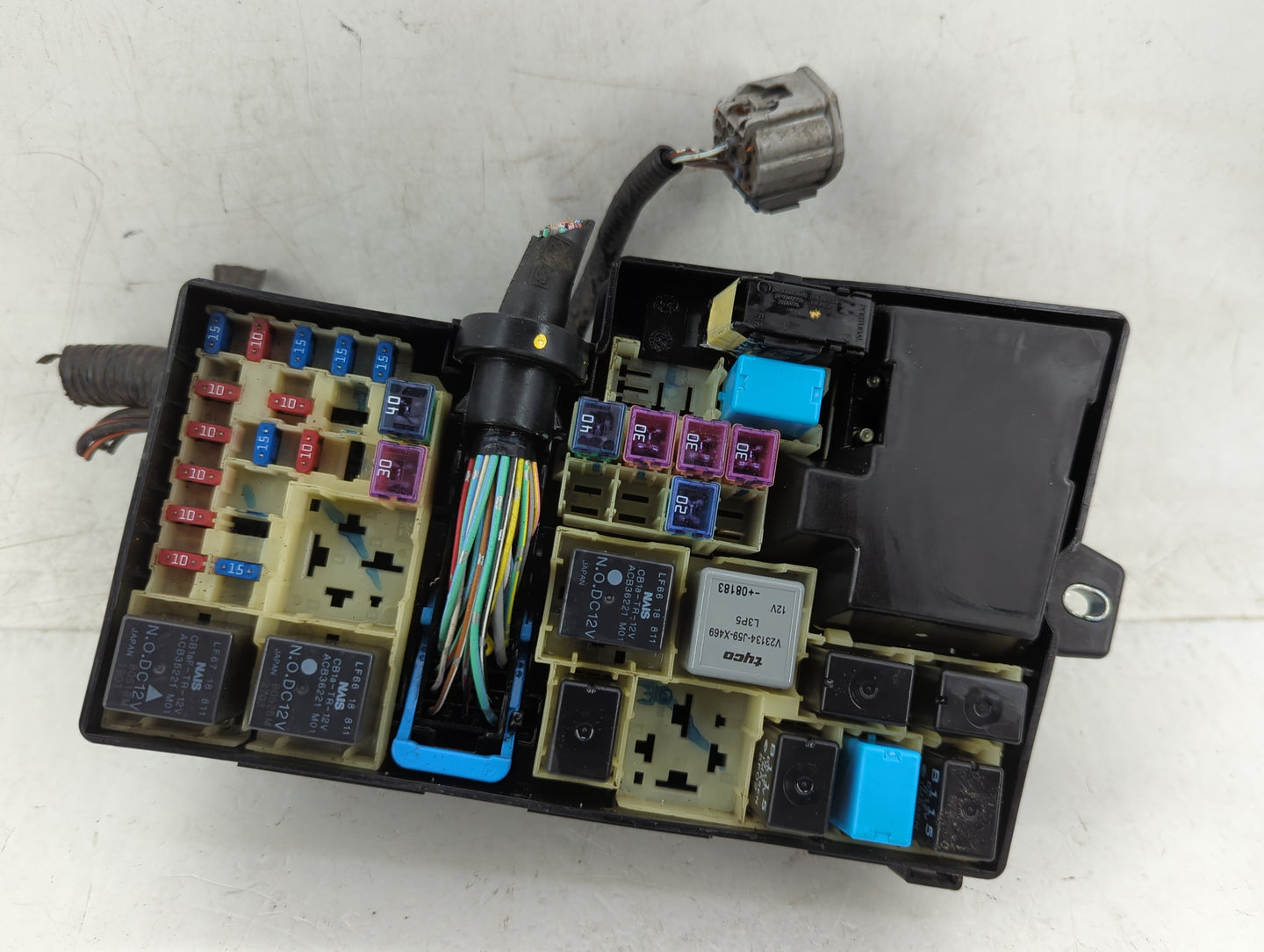 2004-2009 Mazda 3 Fusebox Fuse Box Panel Relay Module P/N:518818109 Fits Fits 2004 2005 2006 2007 2008 2009 OEM Used Auto Pa