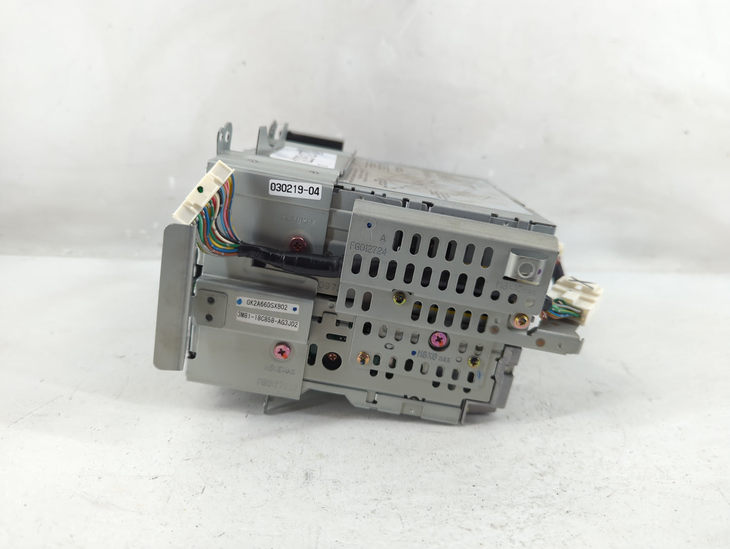 2003-2004 Mazda 6 Radio AM FM Cd Player Receiver Replacement P/N:3M81-18C858-AG3J02 Fits Fits 2003 2004 OEM Used Auto Parts 