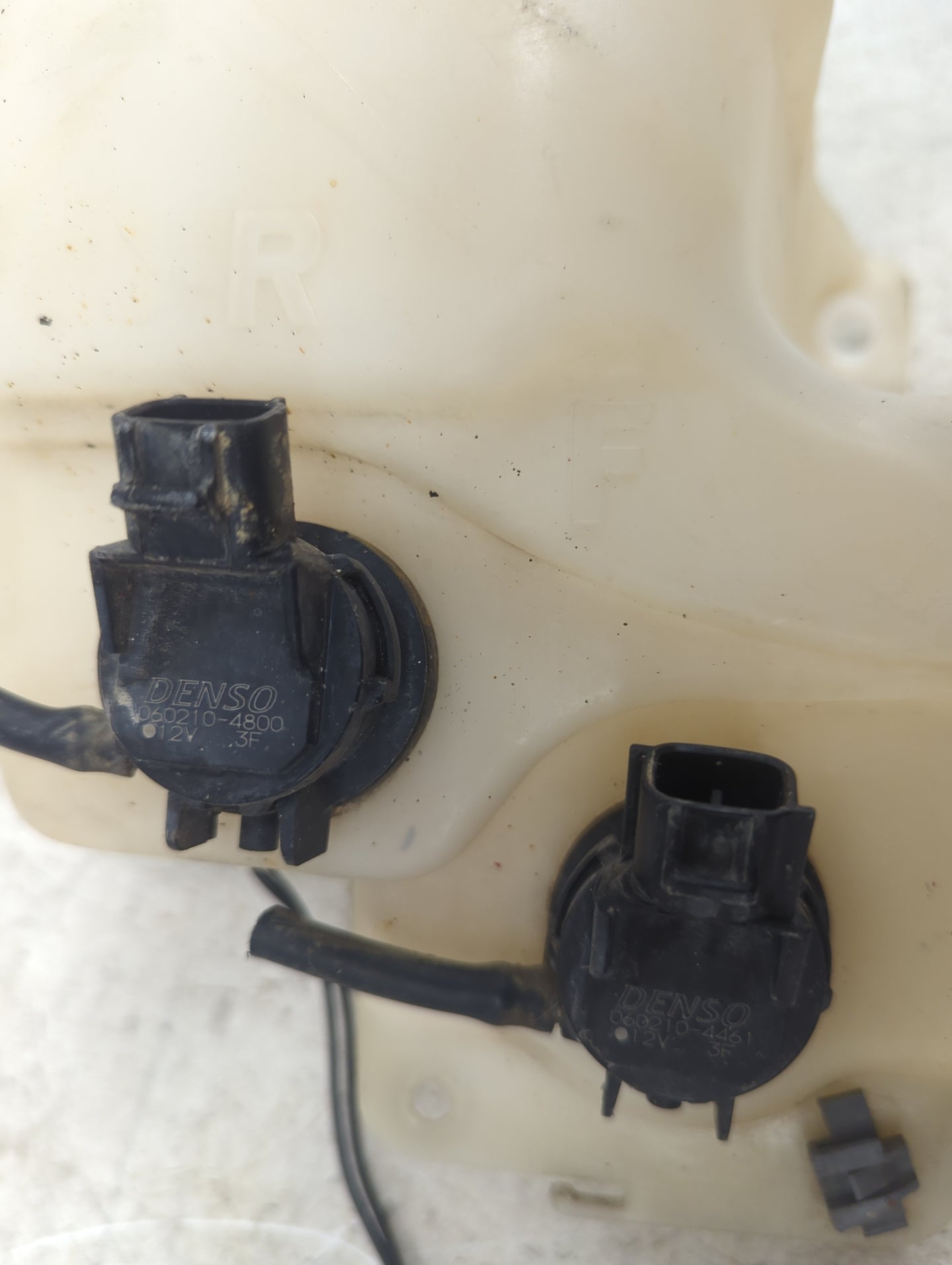2003 Mazda 6 Windshield Washer Fluid Reservoir Bottle - Oemusedautoparts1.com