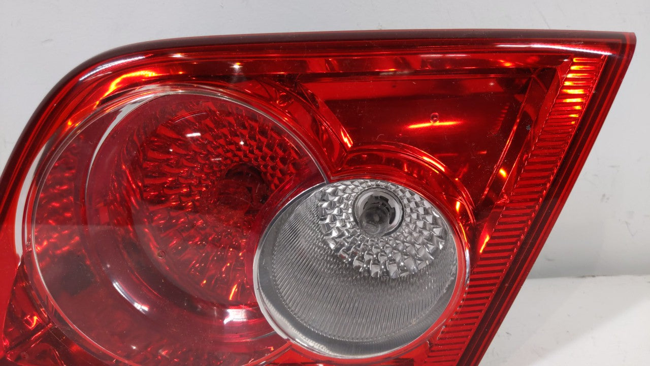 2003-2005 Mazda 6 Tail Light Assembly Passenger Right OEM P/N:2TZ 950 200 2TZ950200 Fits Fits 2003 2004 2005 OEM Used Auto P