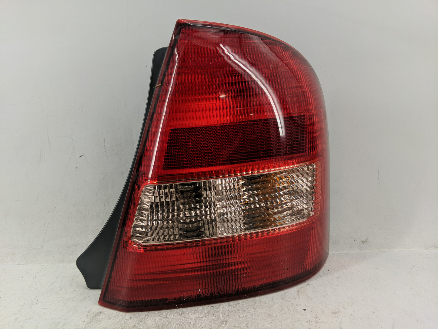 2003 Mazda Protege Tail Light Assembly Passenger Right OEM P/N:220-61866 Fits OEM Used Auto Parts - Oemusedautoparts1.com