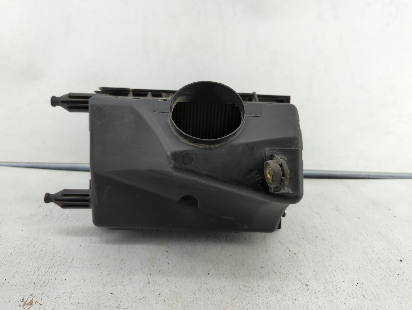 2001-2004 Mazda Tribute Air Cleaner Intake-duct Hose Tube - Oemusedautoparts1.com