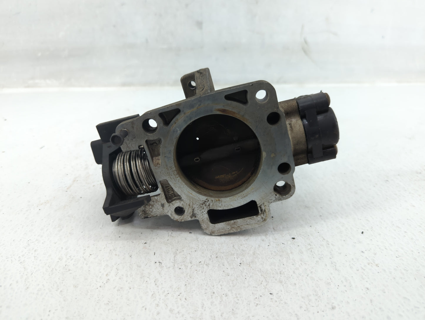 2002-2004 Mazda Tribute Throttle Body Fits Fits 2002 2003 2004 OEM Used Auto Parts - Oemusedautoparts1.com