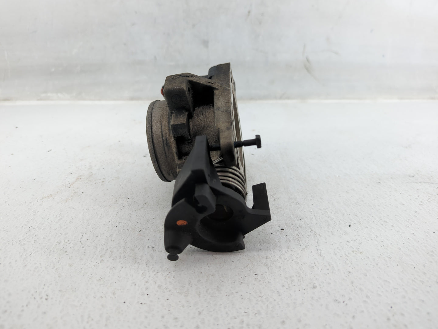 2002-2004 Mazda Tribute Throttle Body Fits Fits 2002 2003 2004 OEM Used Auto Parts - Oemusedautoparts1.com