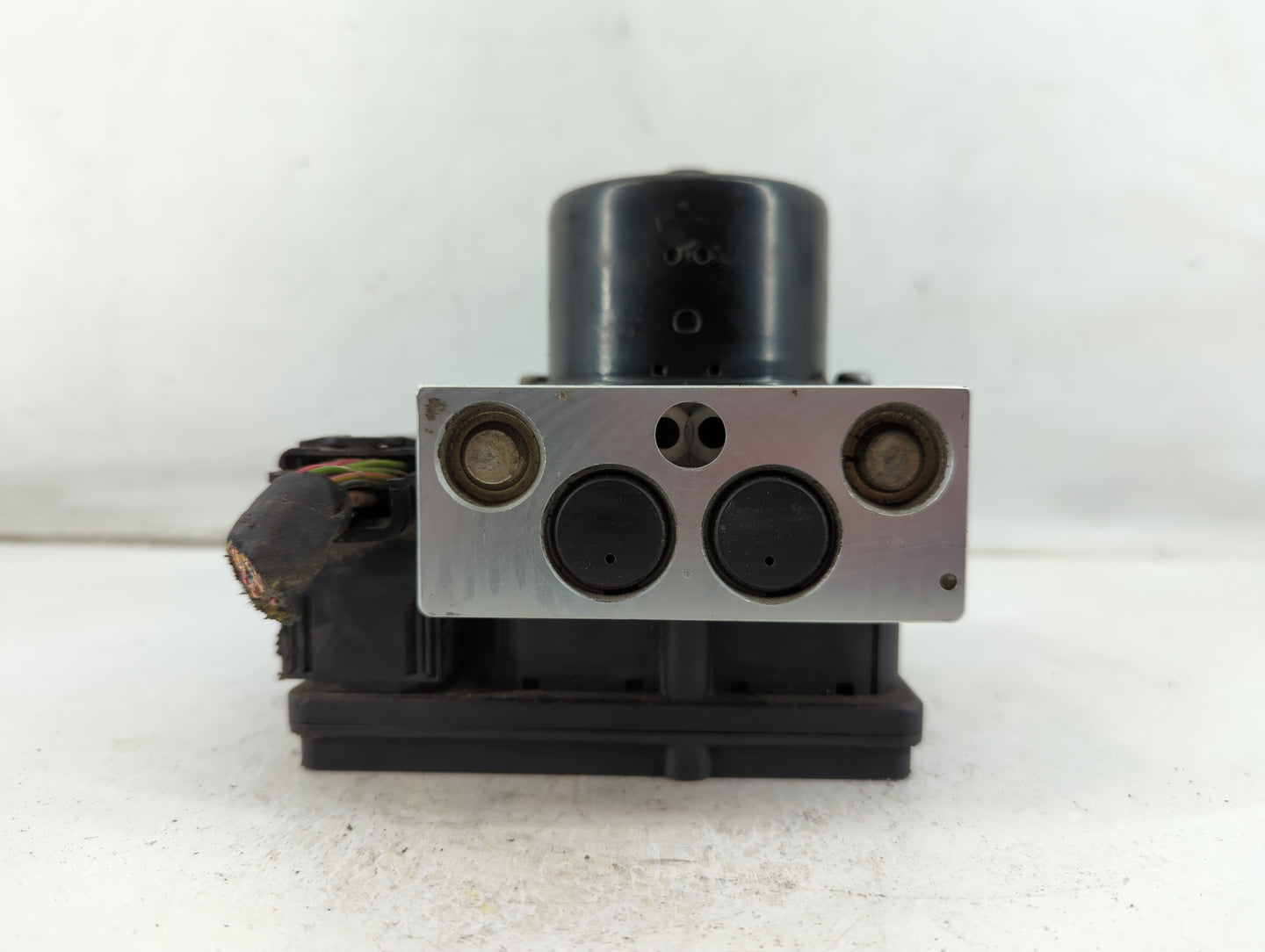 2003-2005 Mercedes-Benz C230 ABS Pump Control Module Replacement P/N:A 004 431 54 12 Fits Fits 2003 2004 2005 OEM Used Auto 