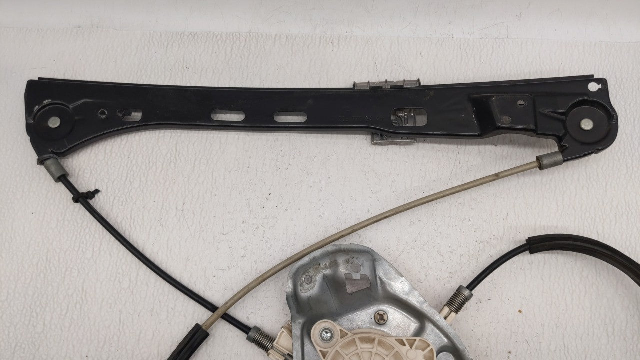 2003-2004 Mercedes-benz C230 Window Regulator Passenger Front - Oemusedautoparts1.com