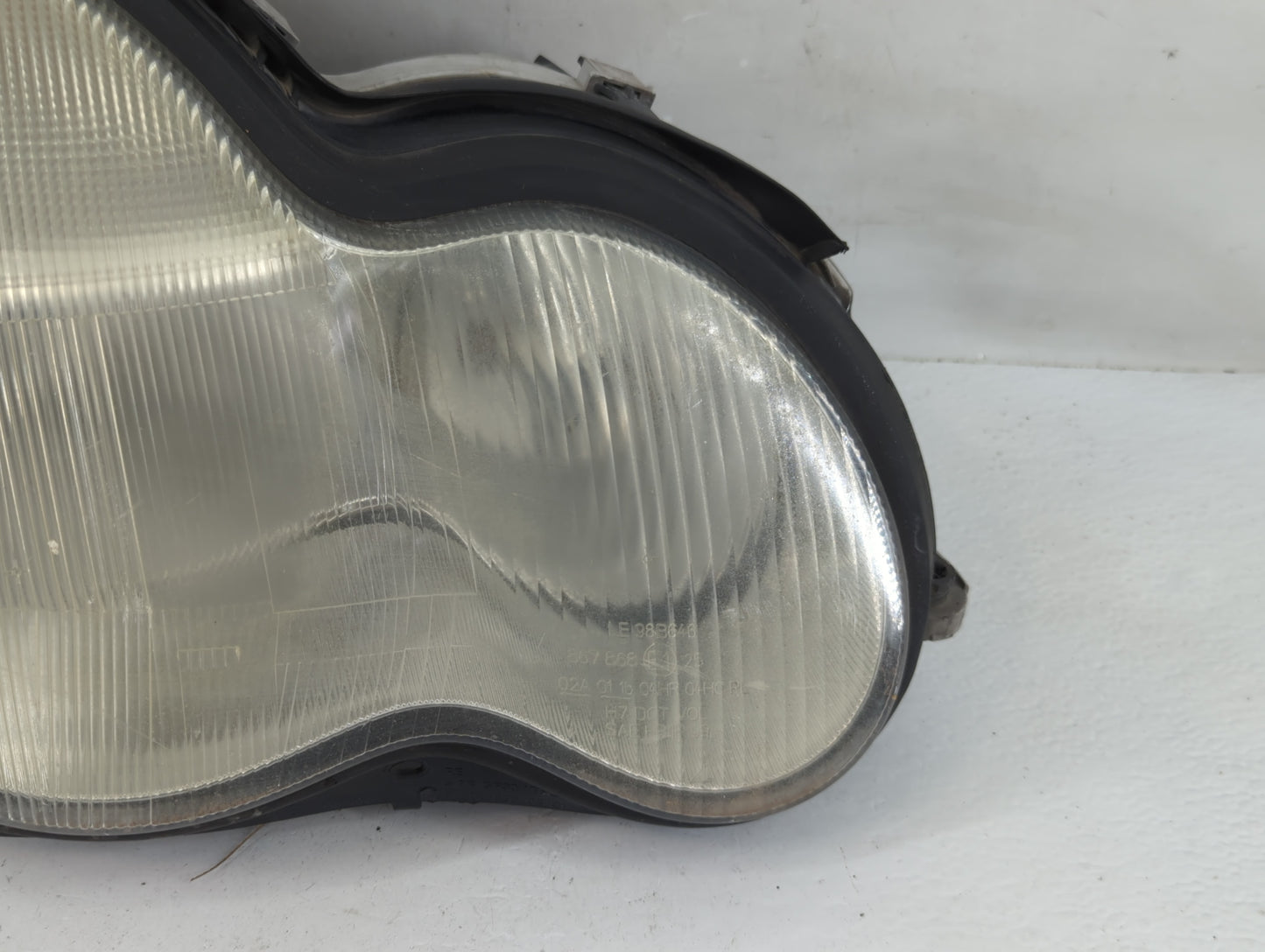 2003 Mercedes-benz C240 Passenger Right Oem Head Light Headlight Lamp - Oemusedautoparts1.com
