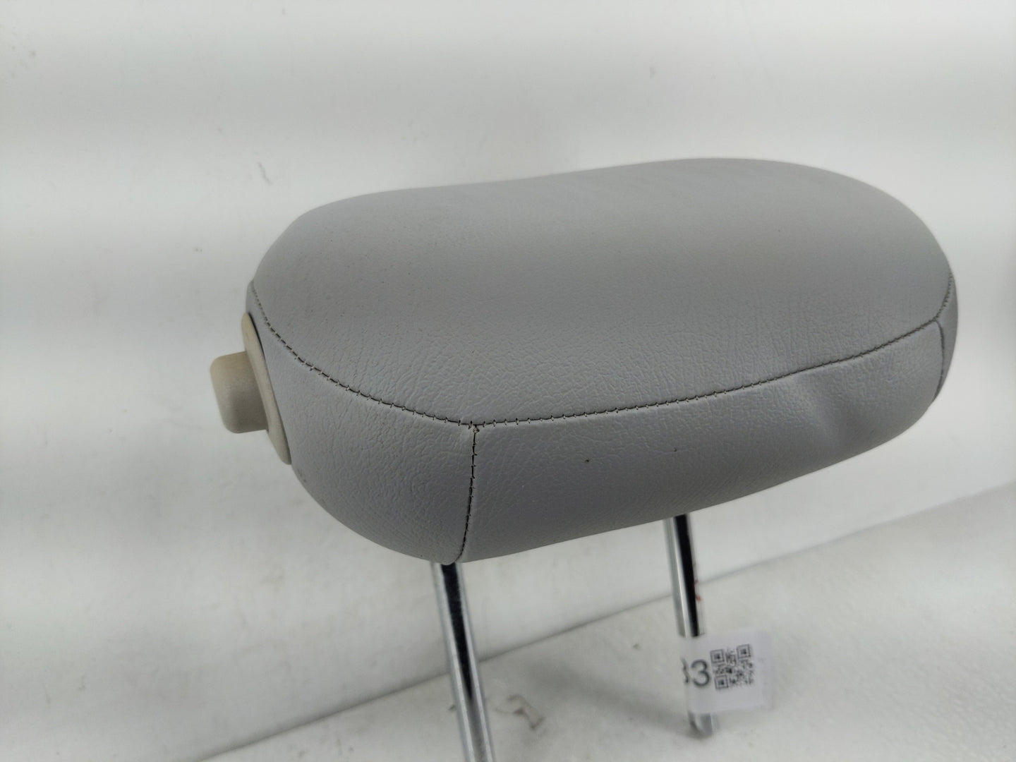 2003 Mercedes-Benz C240 Headrest Head Rest Rear Center Seat Fits OEM Used Auto Parts - Oemusedautoparts1.com