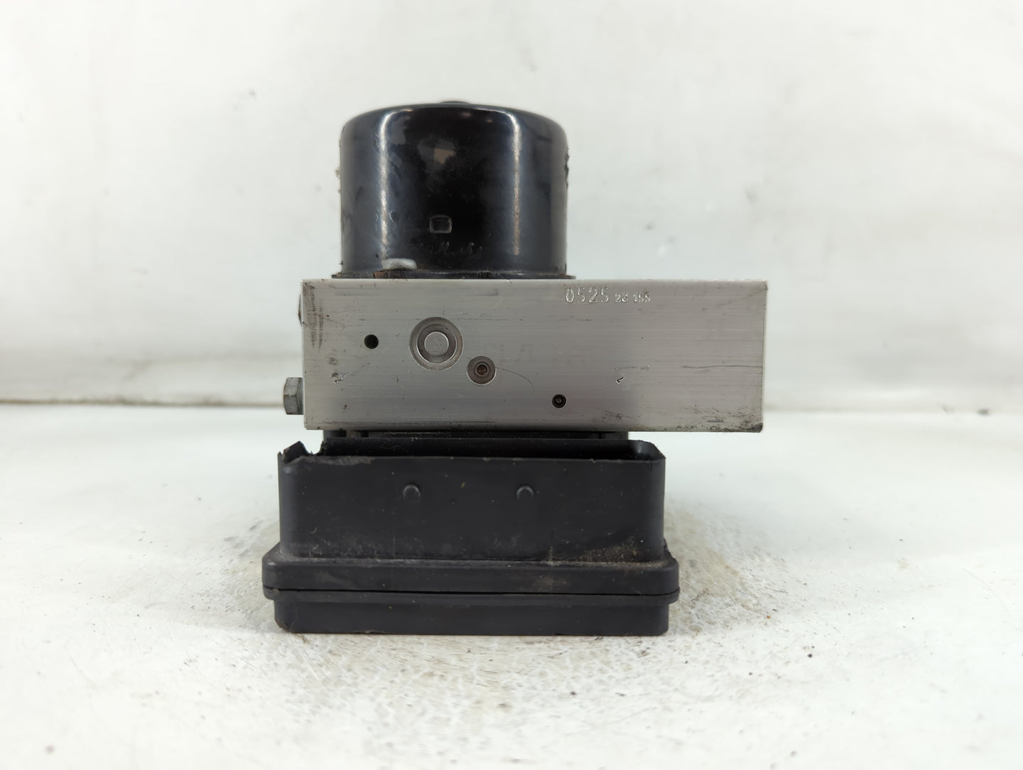 2003-2005 Mercedes-Benz C320 ABS Pump Control Module Replacement P/N:A 004 431 34 Q01 Fits Fits 2003 2004 2005 OEM Used Auto