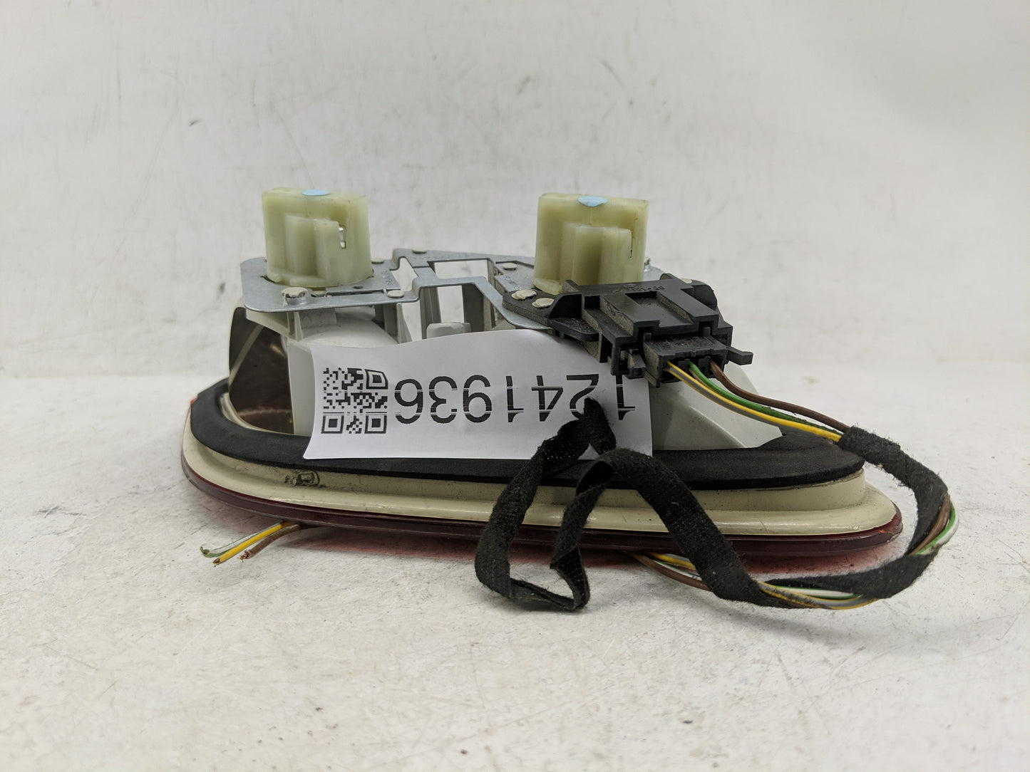 2003 Mercedes-benz Clk320 Driver Left Side Deck Lid Mounted Tail Light - Oemusedautoparts1.com