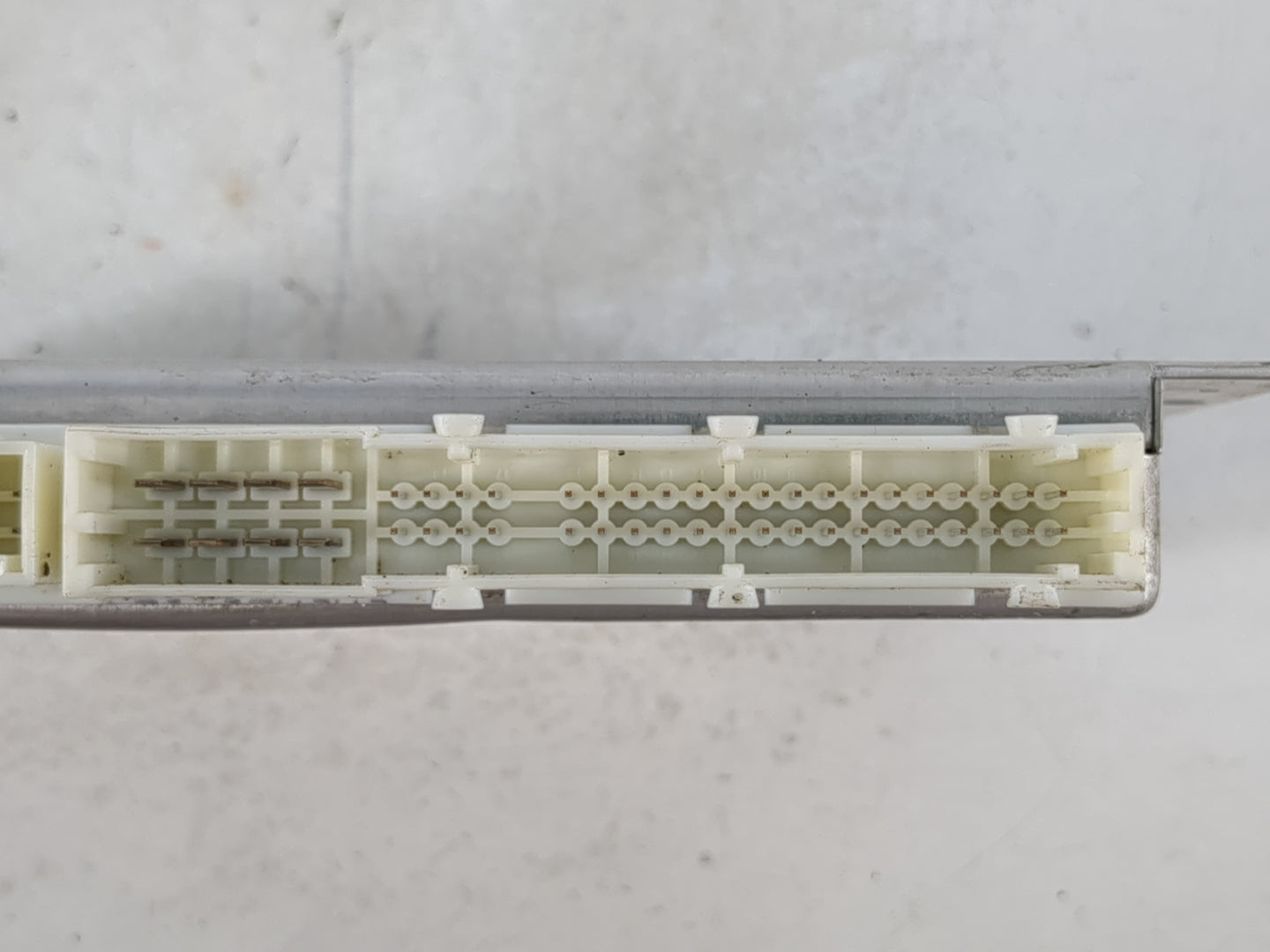 Mercedes-benz Clk350 Chassis Control Module Ccm Bcm Body Control - Oemusedautoparts1.com