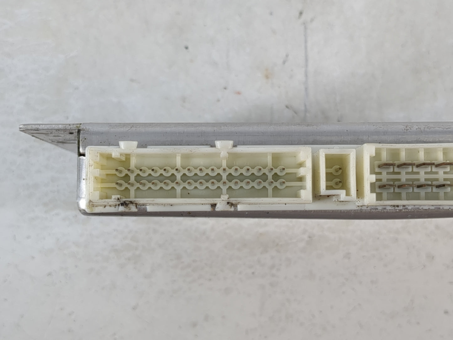 Mercedes-benz Clk350 Chassis Control Module Ccm Bcm Body Control - Oemusedautoparts1.com