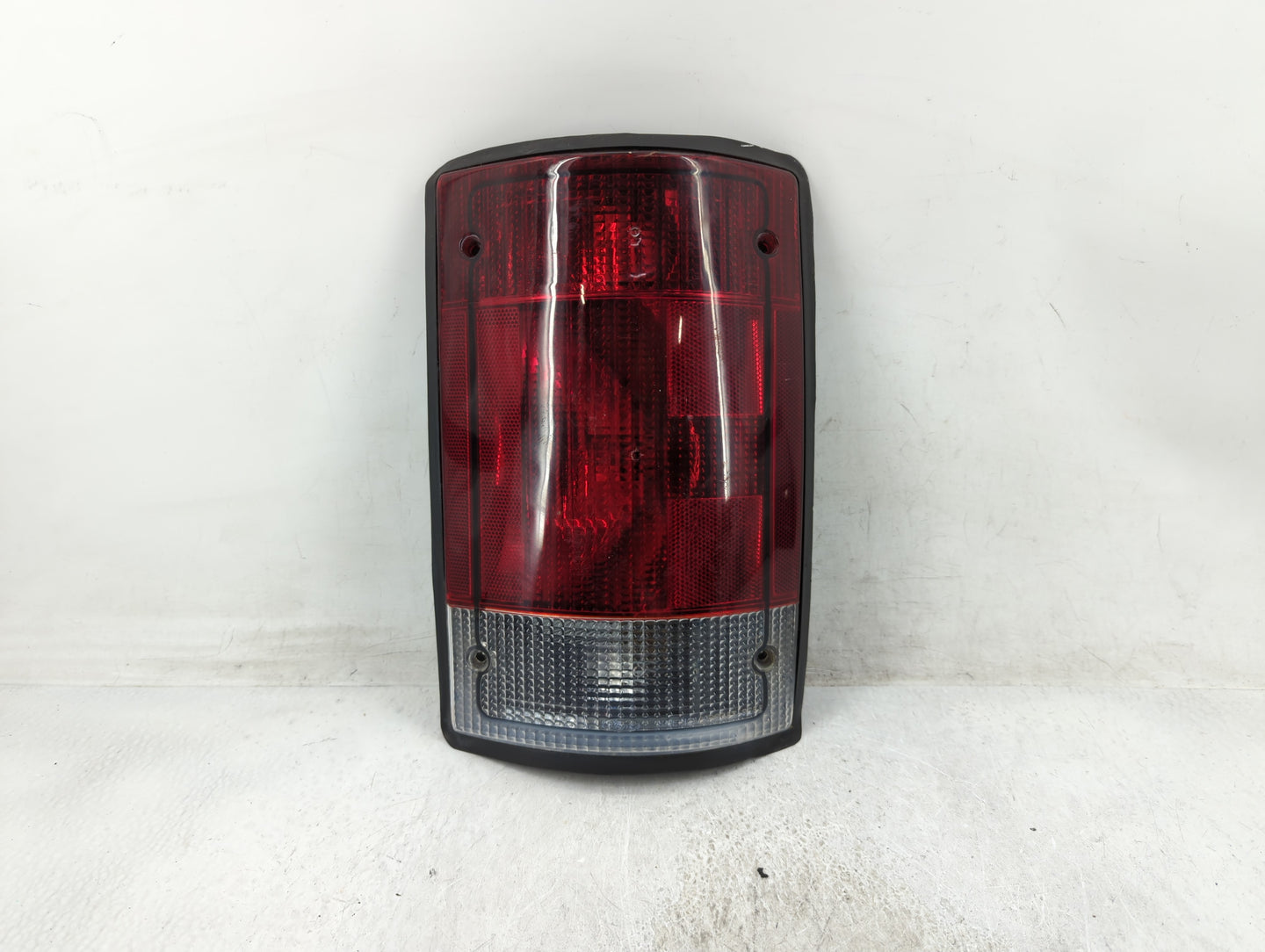 2003 Mercedes-Benz E250 Tail Light Assembly Passenger Right OEM P/N:44ZH815A Fits OEM Used Auto Parts - Oemusedautoparts1.co