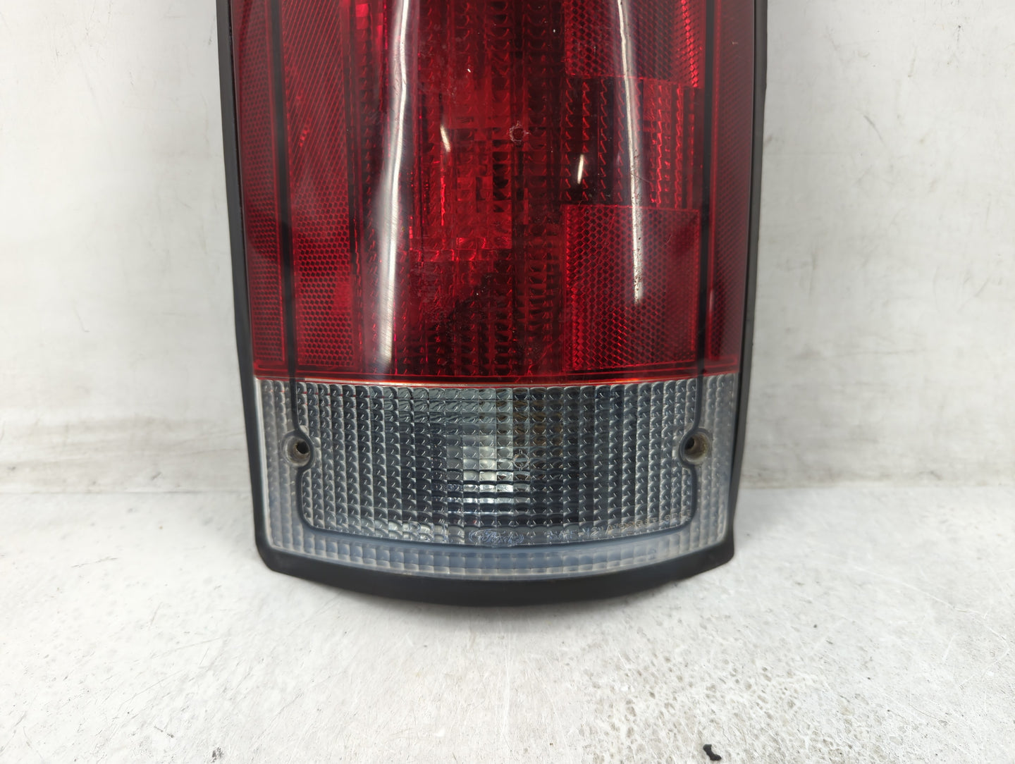 2003 Mercedes-Benz E250 Tail Light Assembly Passenger Right OEM P/N:44ZH815A Fits OEM Used Auto Parts - Oemusedautoparts1.co