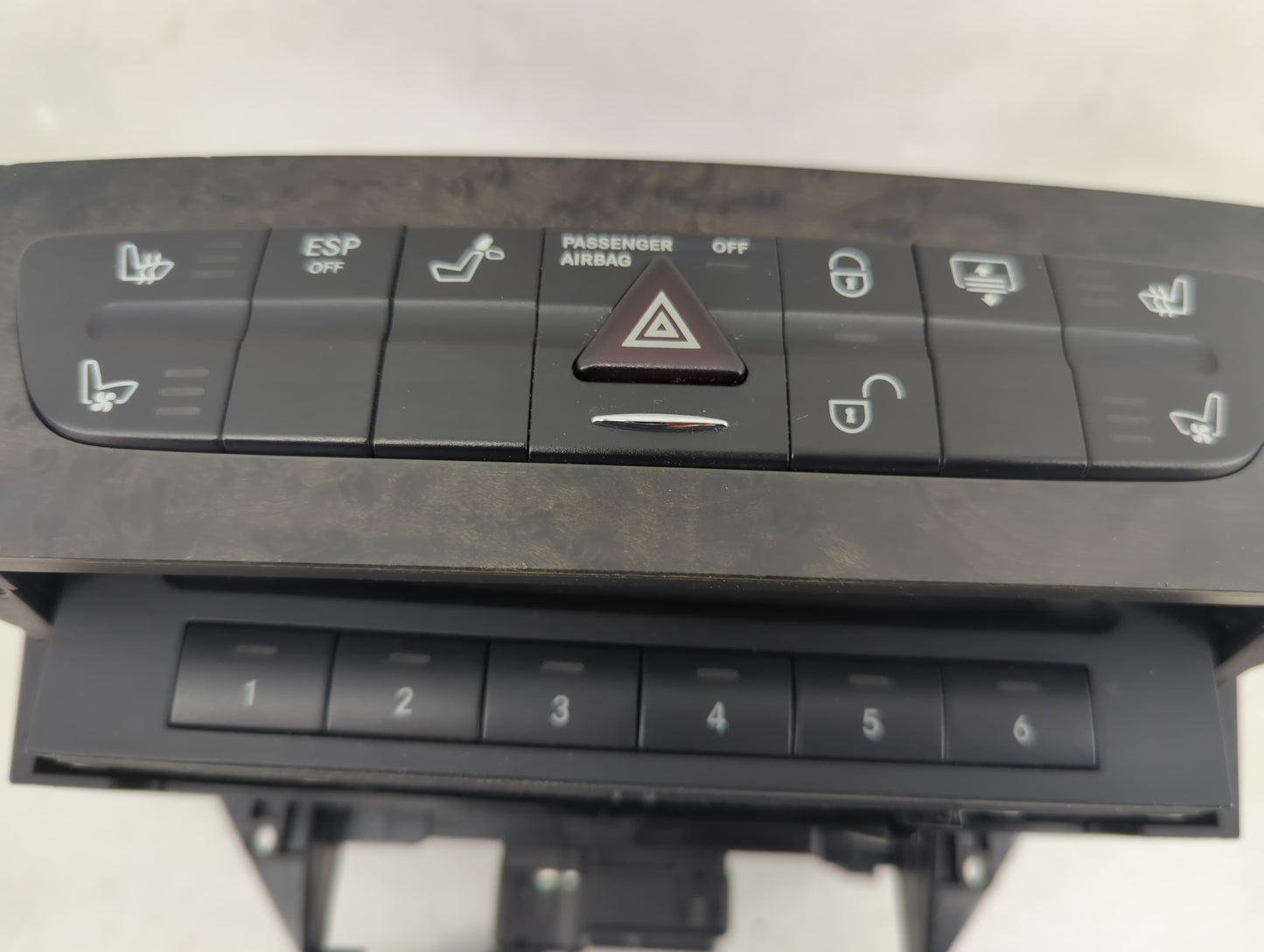 2003-2004 Mercedes-Benz E320 Radio AM FM Cd Player Receiver Replacement Fits Fits 2003 2004 OEM Used Auto Parts - Oemusedaut
