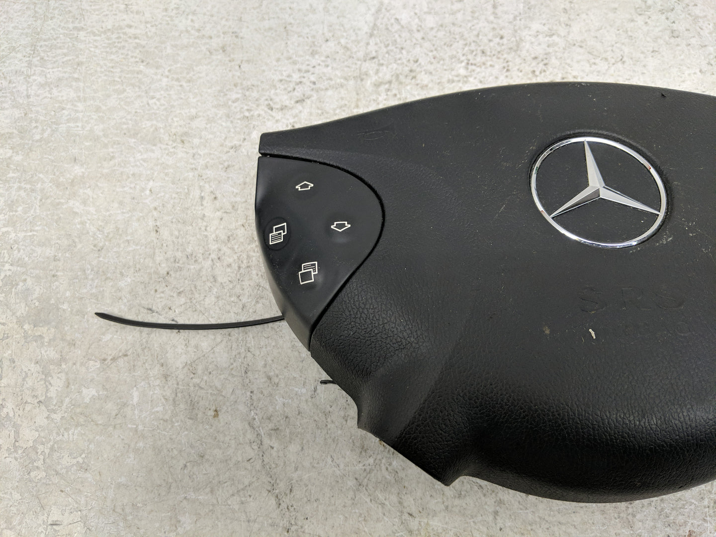 2000-2003 Mercedes-Benz E320 Air Bag Driver Left Steering Wheel Mounted P/N:2118206110 Fits Fits 2000 2001 2002 2003 OEM Use